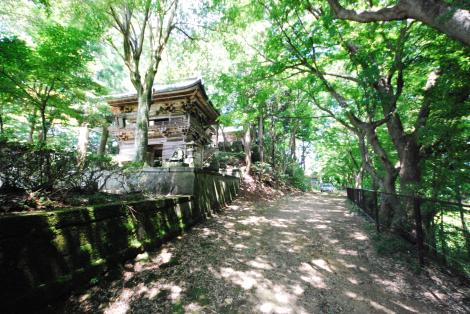 烏峠稲荷神社　側面